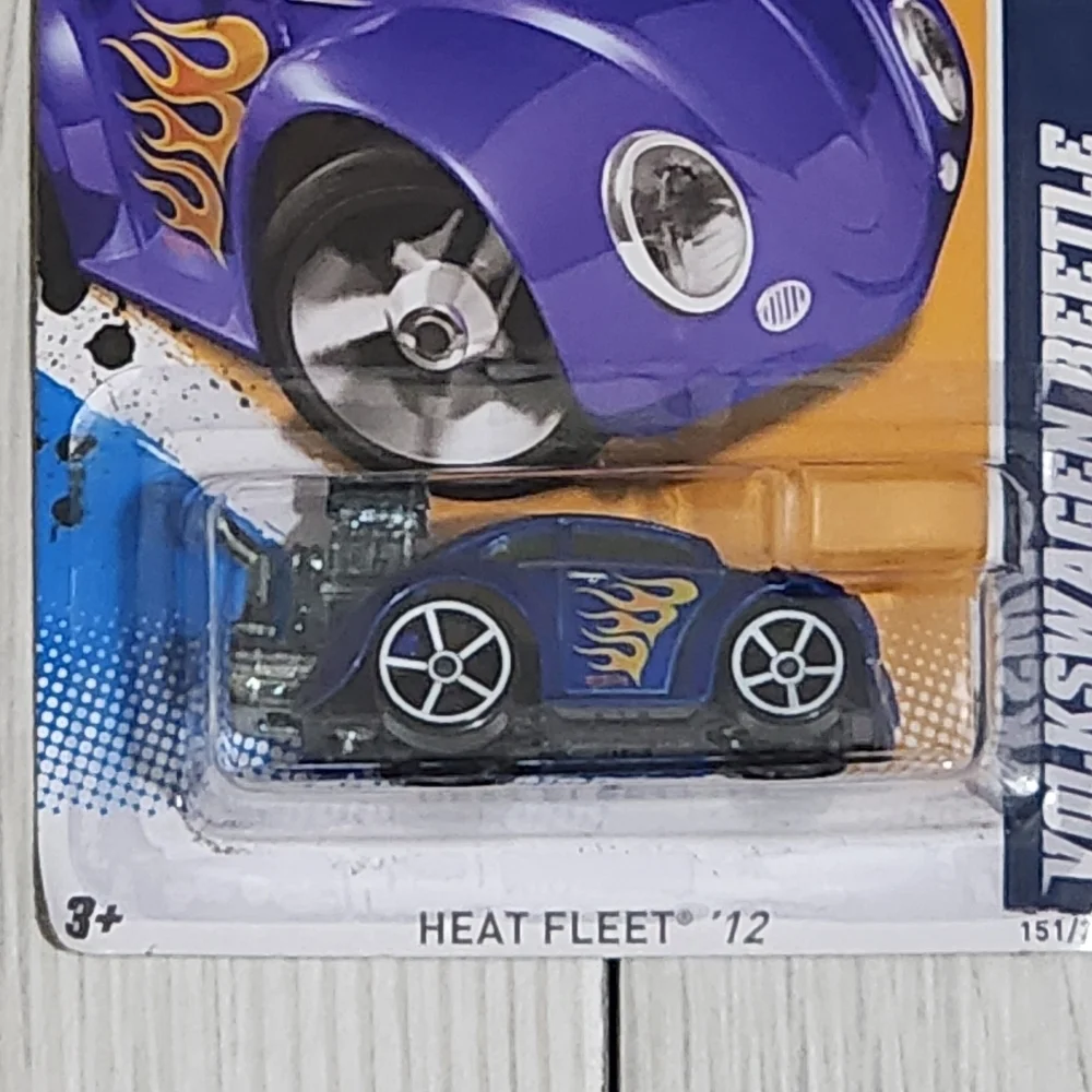 Hot Wheels Blue Volkswagen Beetle Toy Car #151/247 NWT
